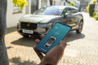 ハイヤー乗車前にスマホで車内装備を調整…ジャガー I-PACE のサービス　英国 画像