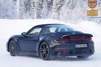 ポルシェ 911タルガ4 GTS 新型、攻撃的デザインが完全露出! 画像