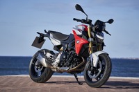 【BMW F900R 海外試乗】4輪BMWを思わせる機能性と、驚きのコスパ…佐川健太郎 画像