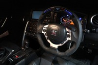 ダムド、R35 GT-R用スマートステアリングを発売…LEDで車両情報を表示 画像