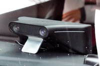ピレニー、後付けできる運転支援システム「Pyrenee Drive」を開発 画像
