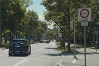 BMWのPHV、電動車専用ゾーンを認識して自動でEVモードに…欧州で新デジタルサービス 画像