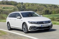 VW パサート PHV 改良新型、受注が従来型の5倍増に…ドイツ 画像