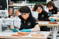 ランボルギーニとGM、マスクの生産を開始…新型コロナウイルスと戦う医療従事者を支援 画像