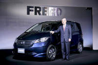 【ホンダ フリード 発表】フィット に次ぐ手ごたえ…福井社長 画像