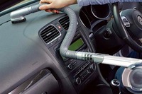 ブラック&デッカー、コードレスハンディクリーナーの最新モデル発売へ 車内清掃にも最適 画像