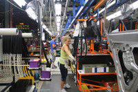 GMの北米最大工場、100％太陽エネルギーで稼働へ…キャデラックSUVの製造拠点 画像