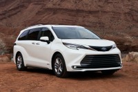 米トヨタ、全車ハイブリッドの大型ミニバン発表… シエナ 新型 画像