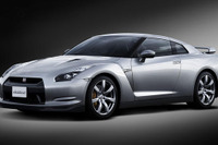 日産 GT-R、ニュルで7分29秒…ダンロップタイヤ装着 画像