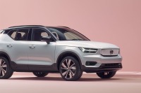 【ボルボ XC40 まとめ】イヤーカーの実力とPHEVモデルの追加…価格やデザイン、試乗記 画像