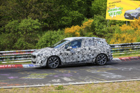 BMWのミニバンは走りが違う!アクティブツアラー「Mスポーツ」がニュルにあらわる 画像