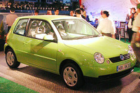輸入車ブランド別販売ナンバーワンは、どっちのメーカーだ?! 画像