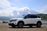 【シトロエン C5エアクロスSUV 新型試乗】ガソリン仕様は慣れれば病みつきになる乗り心地…内田俊一 画像