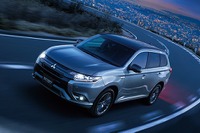 三菱 アウトランダーPHEV、特別仕様車「ブラックエディション」発売 ビルシュタインショック採用 画像