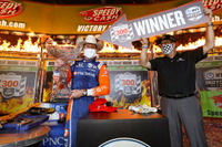 【INDYCAR 開幕戦】1デイ無観客開催、5冠王ディクソンが勝利…佐藤琢磨は予選クラッシュで決勝不出走 画像