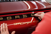 全車にゴールドのロゴ、ポルシェの「ヘリテージデザインエディション」…1950-60年代の特長を再現 画像