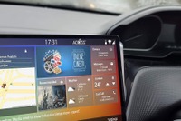ACCESS、「車載エンターテインメント決定版ガイド」を無料配布 画像