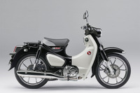 ホンダ スーパーカブC125、新色パールシャイニングブラック追加へ 画像