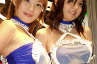 【オートサロン2002速報】過激!! コンパニオンの衣装はフルブースト! 画像