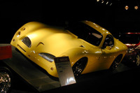 【オートサロン2002速報】TVR? バットモービル? スズキ『隼プロトタイプ』だっ! 画像