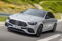 メルセデスベンツ Eクラスセダン に最強の「AMG 63」、改良新型は612馬力ツインターボ…欧州発表 画像