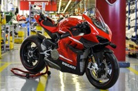 ドゥカティ、スーパーレッジェーラ V4 を生産開始…世界限定500台のスーパーバイク 画像