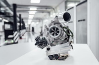 メルセデスAMG、電動ターボを次世代モデルに搭載…開発は最終段階に 画像