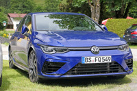ついに「Rブルー」で出現…VW ゴルフR 新型、内外装ほぼ全て見えた 画像