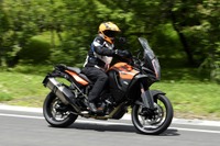 【KTM アドベンチャーシリーズ 試乗】本気になったKTMは、やはり恐ろしい存在だった…鈴木大五郎 画像