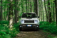 ジープ レネゲード、6年連続でベストコンパクトSUV賞に…独『OFF ROAD』誌 画像