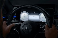 メルセデスベンツ Sクラス 次期型、「3Dドライバーディスプレイ」採用 画像