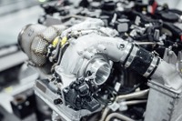 メルセデスAMG、電動ターボ採用へ…開発にギャレット参画 画像