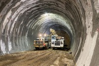 北陸新幹線金沢-敦賀間の全12トンネルが貫通へ…最後は福井県内の深山トンネル　8月3日 画像