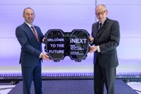 BMWの新型EV『iNEXT』、次世代キドニーグリルに自動運転システム組み込む…2021年から生産 画像