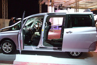 【マツダ ビアンテ 発表】プレマシー よりも広さを、MPV よりも取り回しのよさを 画像
