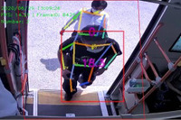アイシン精機、中型自動運転バス実証実験に参画 転倒リスク通知システムを実装 画像