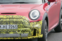 MINI クーパーS コンバーチブル 改良新型、ニュルに初見参!これが最終デザインだ 画像