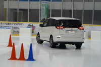 TOYO Winter TRANPATH MK4…トリプルトレッド構造でグリップ力アップ 画像