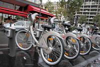 パリ自転車シェアリング1周年---1日1500台修理回収 画像