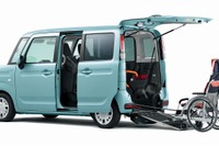 スズキ スペーシア 車いす移動車、デュアルカメラブレーキサポートを標準装備 画像