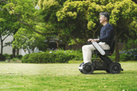 新しい近距離モビリティ=電動車いす WHILL C2 が登場…クオリティ・オブ・ライフ向上に貢献 画像