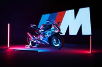 BMW二輪に初の「M」、『M 1000 RR』…サーキット仕様 画像