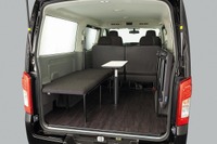 日産 NV350キャラバン、車中泊仕様の「マルチベッド」新設定 画像