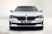 【BMW 5シリーズ 改良新型】デザイン責任者「より力強く、モダンなクルマに」 画像