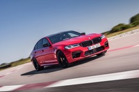BMW M5 改良新型発売、最高出力600psの高性能モデル 価格は1792万円 画像