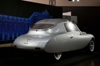 京セラのコンセプトカー『モアイ』…デザインテーマは「時間を駆け抜けるデザイン」 画像