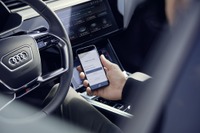 後付け可能なコネクトや先進運転支援機能---スマホアプリで アウディ 画像