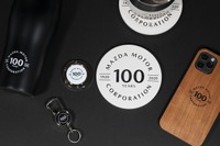 MZレーシング、マツダ100周年記念バッグハンガーとコースター発売 画像