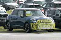 MINIのEV「クーパーSE」が早くも大幅改良へ着手、情報表示系システムが変わる? 画像