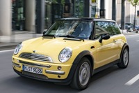 MINI、ブランド誕生20周年…現行型には初のEVもラインナップ 画像